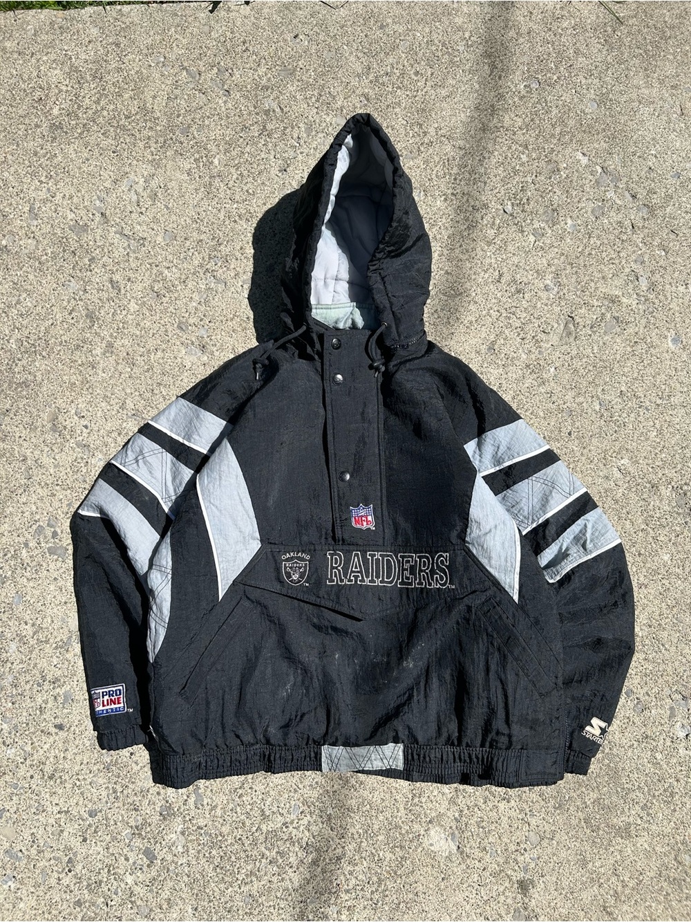 Vintage Oakland Raiders Black Pullover Hooded Jacket